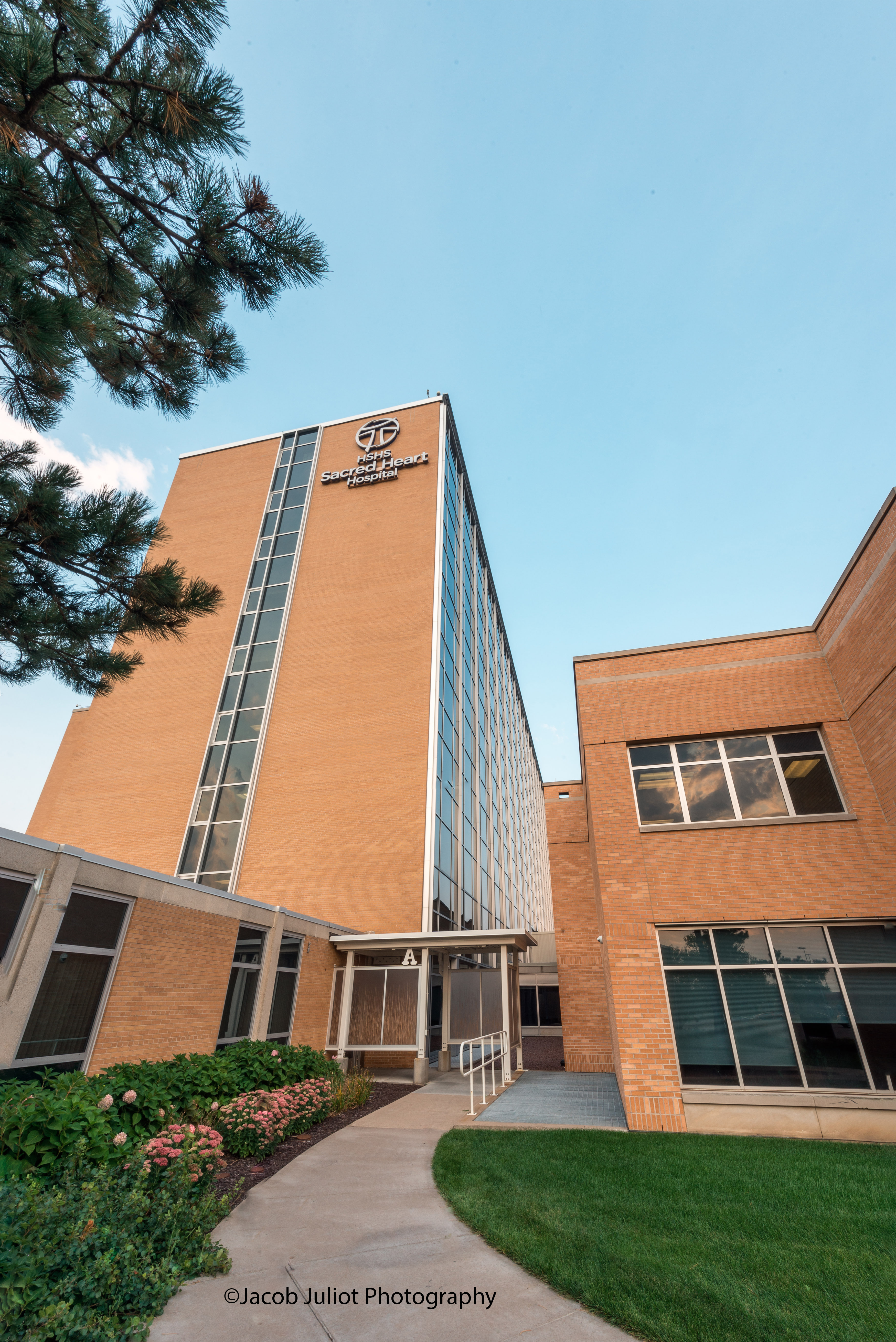 Sacred Heart Hospital exterior front entrance