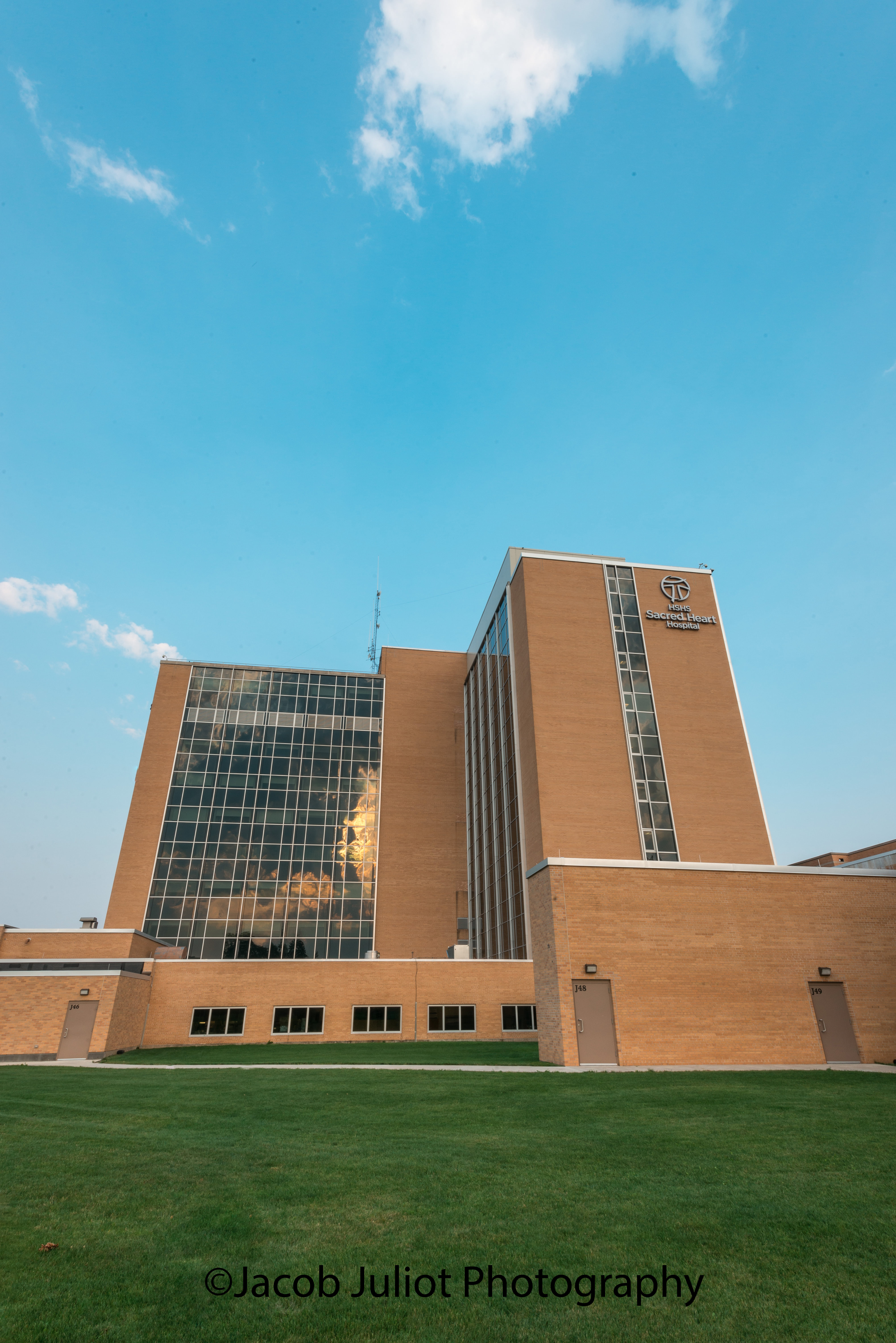 Sacred Heart Hospital 9-floor curtain wall system exterior