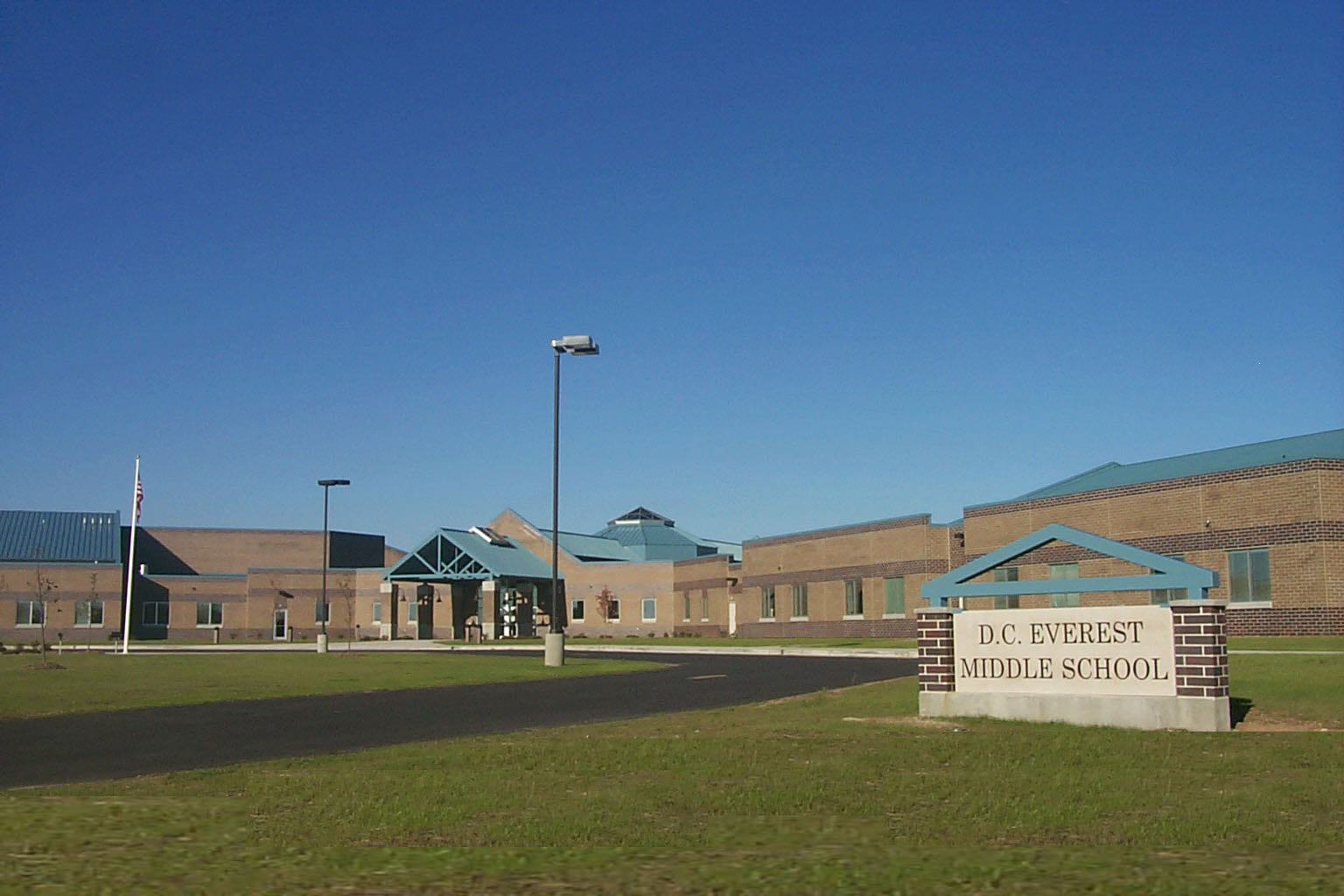 DC Everest School District Middle School Exterior